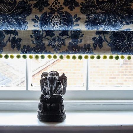 Sarah'S - A Townhouse Apartment In Georgian Holt 홀트 외부 사진